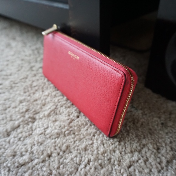 Coach Accordion Zip Wallet - Pink - Picture 2 of 5